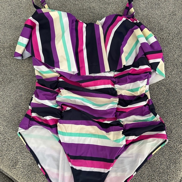 size 2 Torrid stripe onepiece swimsuit wireless - Picture 1 of 5